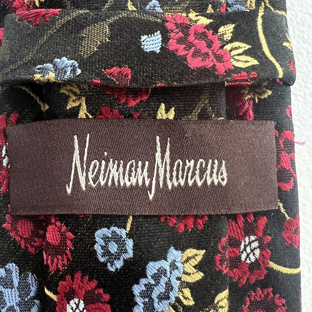 Neiman Marcus Necktie Unisex Multicolor Floral 100% Silk Embroidered Vintage - Picture 3 of 7